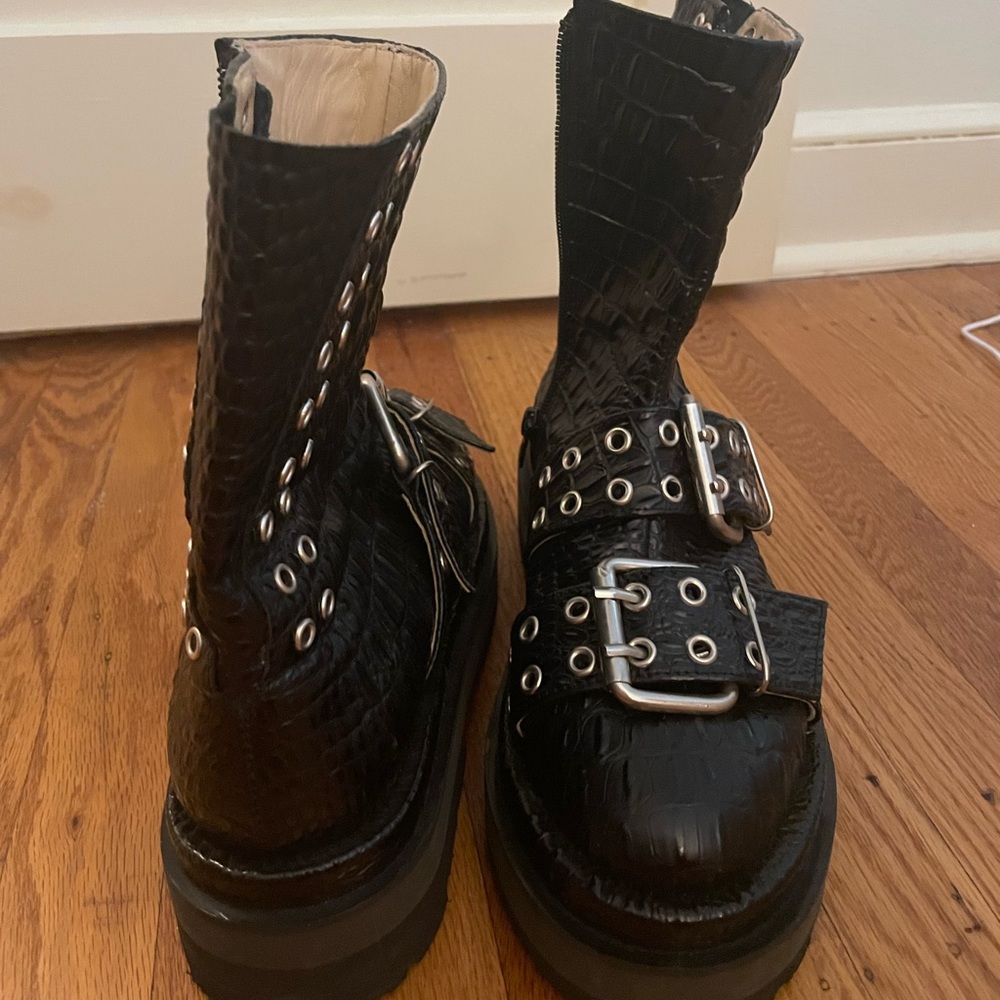 MACH & MACH platform boots